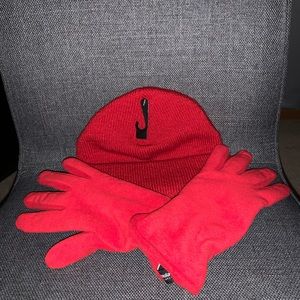 Isotoner Red hat and gloves